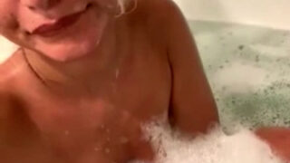Himynamestee Nude shower in bathub – Onlyfans video